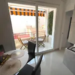 Reel Apartments- Walk To The And Centre *
