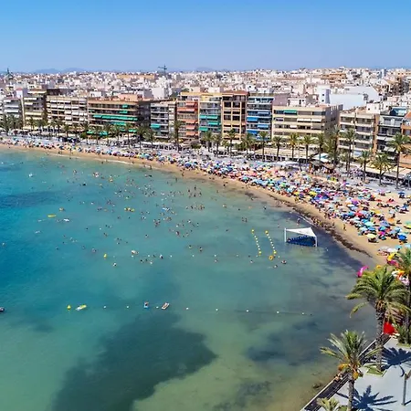 Reel Apartments- Walk To The And Centre Apartment Torrevieja