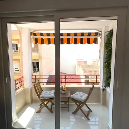 Reel Apartments- Walk To The And Centre Apartment