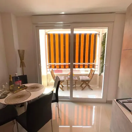 Apartment Reel Apartments- Walk To The And Centre *