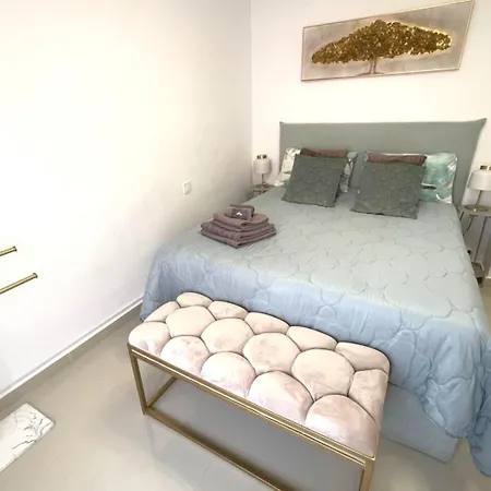 Apartment Reel Apartments- Walk To The And Centre *