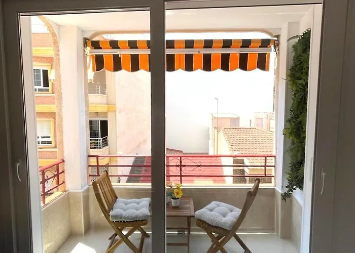 Reel Apartments- Walk To The And Centre Apartment