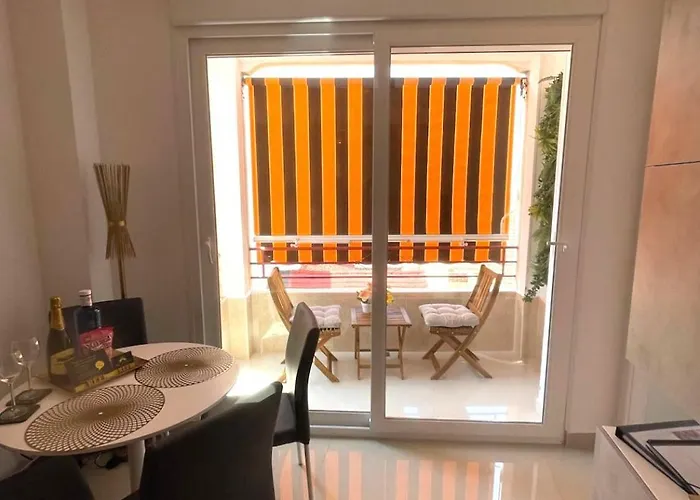 Apartment Reel Apartments- Walk To The And Centre *