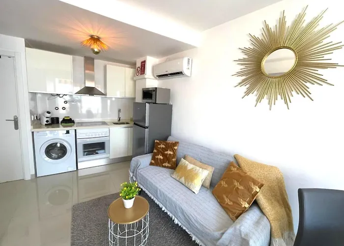 Reel Apartments- Walk To The And Centre Apartment Torrevieja